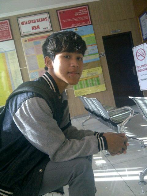 Maulana ulinuha ||SMK binusa ||01nov97|| Drumer lock heart band,weapleam studios training music indi band my fans