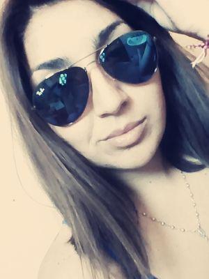asistente de párvulo... amante de la vida ... vivo cada minuto como si fuera el ultimo y disfruto cada momento como si no volviese a pasar 
[carpe diem]