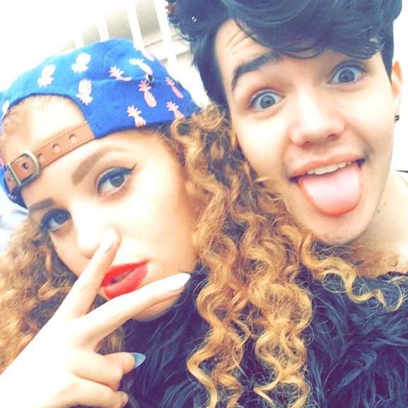 FOLLOW @FIRECASHEW AND TURN ON HER NOTIFICATIONS FOR DMS TO 12/12 EVERYDAY! ❤️
