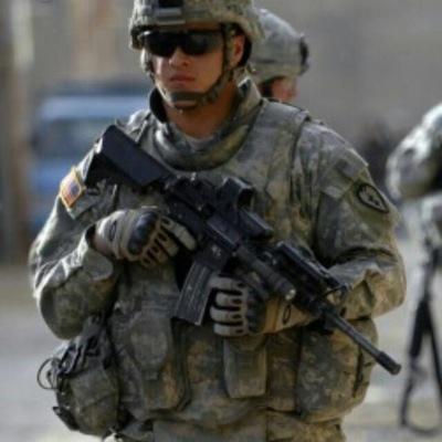 Militar de Corazon, La Razon de mi vida mis hijos, Calderonista y Panista de hueso colorado, Sagitario, Soltero.
