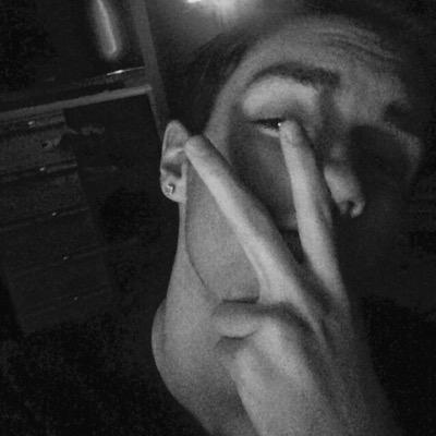 I dont chase after anyone, if you wanna walk out of my life, then i'm holding the fucking door open for you.
        -Wiz Khalifa