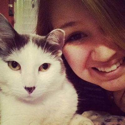 Cat lover. Amy Schumer for president.
