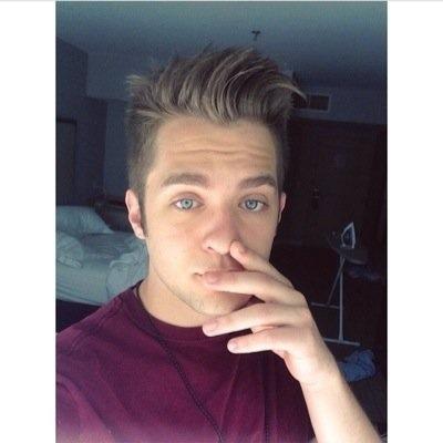 (: send me your fav low quality pictures of sdk :) @toolatecashton