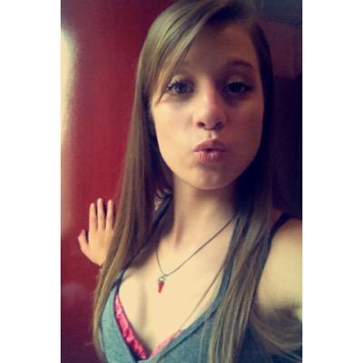 ' A luz que me guia é mas forte que o mal que me cerca ' ❤️