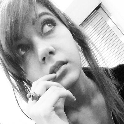 I'm 18 ... Bae: @JaredCristhian ♡  i work at hot topic... for more of me find me at my ig: he_luvs_me_not             $tay $exy