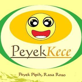 Rempeyek dengan bumbu yang harum (daun jeruk). Peyek kece, peyek pipih rasa roso
