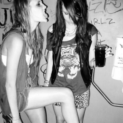 bandfactz's profile picture. this is a ramdom account 
i like bands 
and ahs