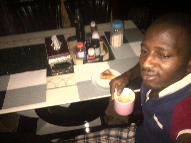 I am man of my self likes chilling n making friend,I am 21yrs