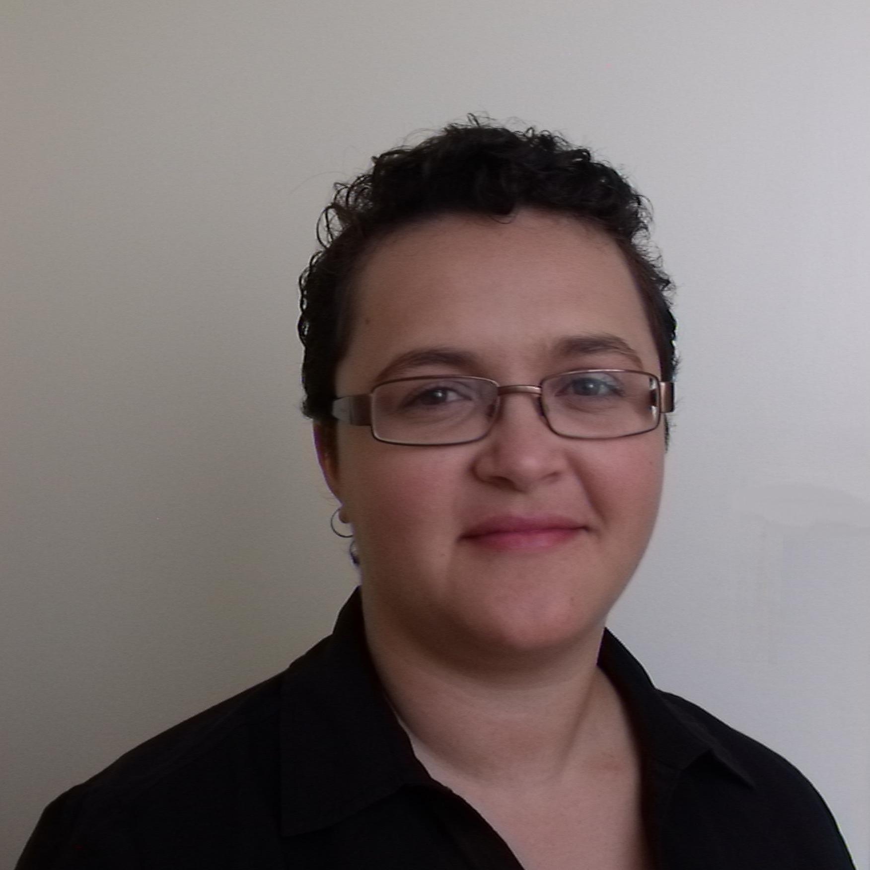 I'm Vanessa from Brisbane. The things that make me sing inside are crafting, good food, great flicks, engrossing books and the company of friends.