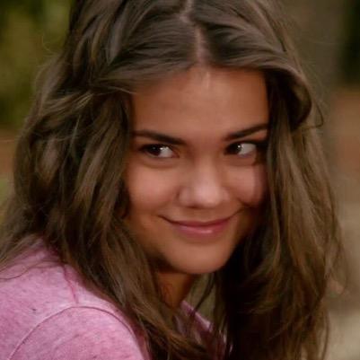 Callie Quinn Jacob. Hermana de Jude. He estado en 7 casas de acogida, pero espero quedarme con los Adams-Foster. Trabajo en Not-A-Burger-Stand. #RP #TheFosters.