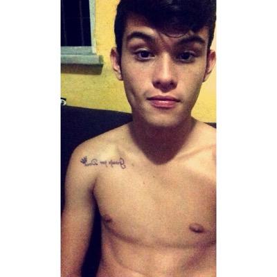 Eu olho para dentro de mim, e não me importo com o que as pessoas fazem ou dizem eu me preocupo só com as coisas certas