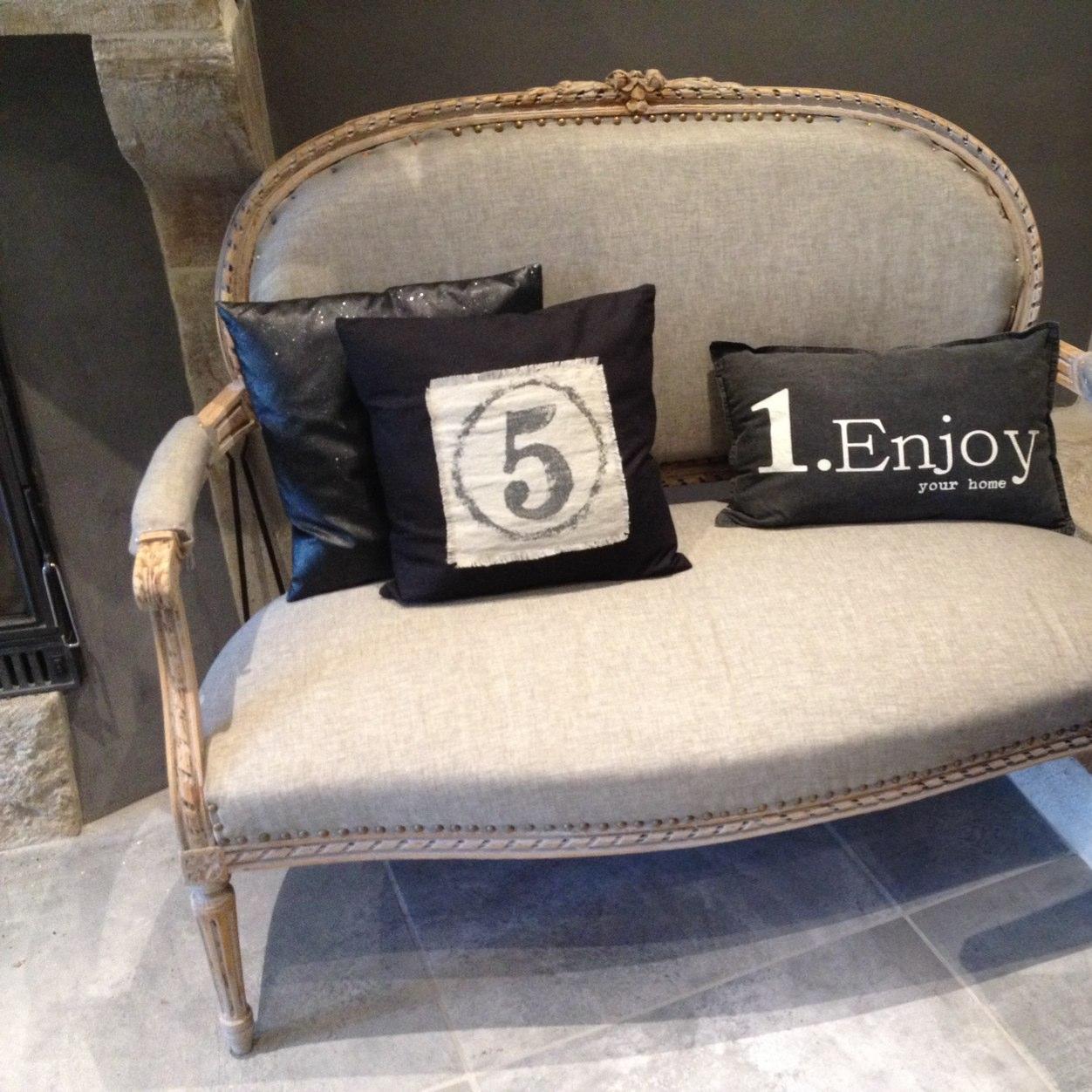 Deco,Design,Art,DIY. Curieuse de tout, plus liseuse que twitteuse...mais je m'y mettrai c'est promis!