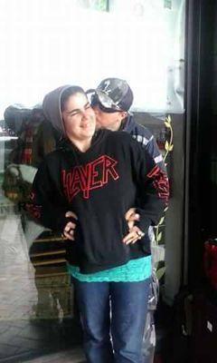 I am a laid back chick that enjoys listening to metal / goth music and hanging with my partner and friends. I am a friendly person that enjoy  meeting new peps