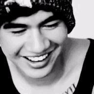follow @MaxAnnaSnickers (a 5SOS Fam account) if you need something retweeted just ask thanks for following! also checkout @btntheband !!