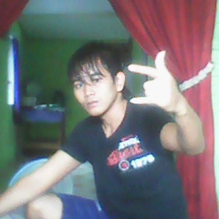 Sungguh kuat dia menghadapi ini semua. . .
Menghadapi keaadaannya yg begitu nyata.
Merasakan penderitaannya sendirian.
Dan mengukur penderitaan diatas mimp