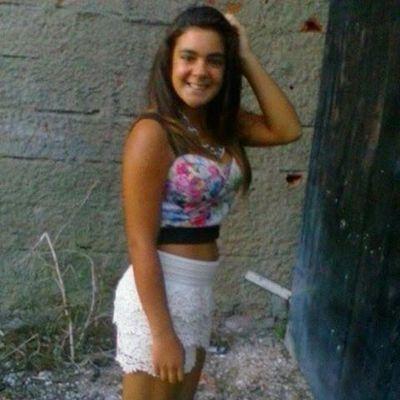 Aii vc apareceu e mudou completamente tudo.  
17 anos , escorpiião , Mariinha Grande ❤