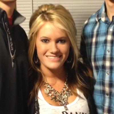 KariLengacher's profile picture. passionately curious.