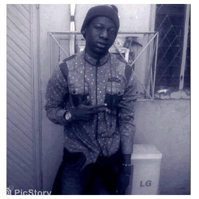 # am j.skinee, ysb gang kd, #north. Music writer an music singer, #shorout 2my fanx! Luv ya all.