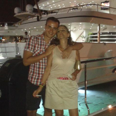 EduardoBBallest's profile picture. Indivisible,eficaz,autoritario,indiscutible,permanente,irrevocable,yo.