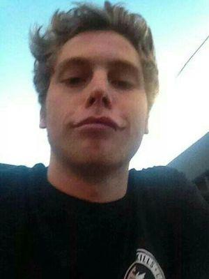 essa vida de 5sosfam tรก difรญcil viu.
