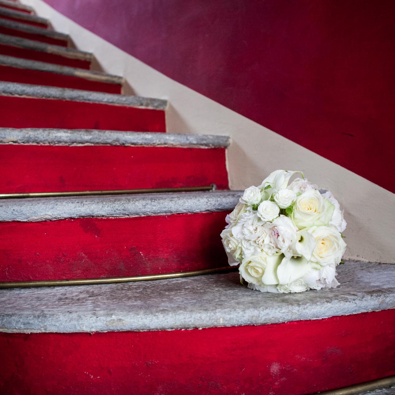 comlakeweddings's profile picture. 