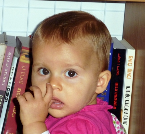 My name is Larin, I am a baby girl model, and I am the youngest twitter ever !
