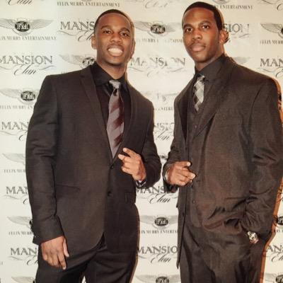 Door Manager at The Mansion Elan..... Team FYM
waiting in line to get my #passport...
#INSTAGRAM @ DFACETWINM