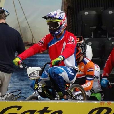 seleccionado nacional de Bicicross, tres veces campeón del mundo , 6 veces finalista mundial , dos veces semifinalista y una vez 1/4 de final 
i