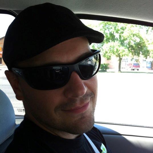 robthet3ch's profile picture. the speaker guy