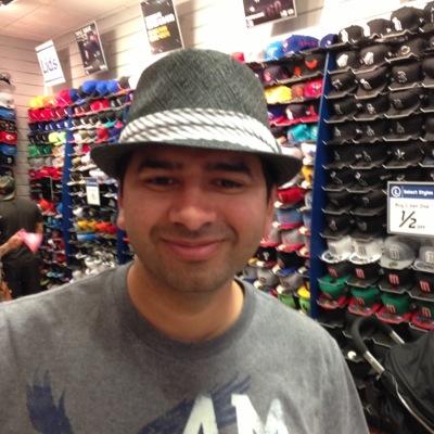 Dad, husband, technologist, amateur cricketer, sports fan, movie buff