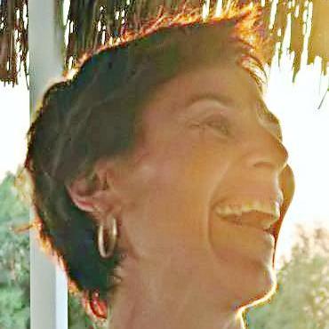 AgnesBayatti's profile picture. Deeply and truly green, cosmopolite France Insoumise 💙🕊❤.           🌏🌳🌊