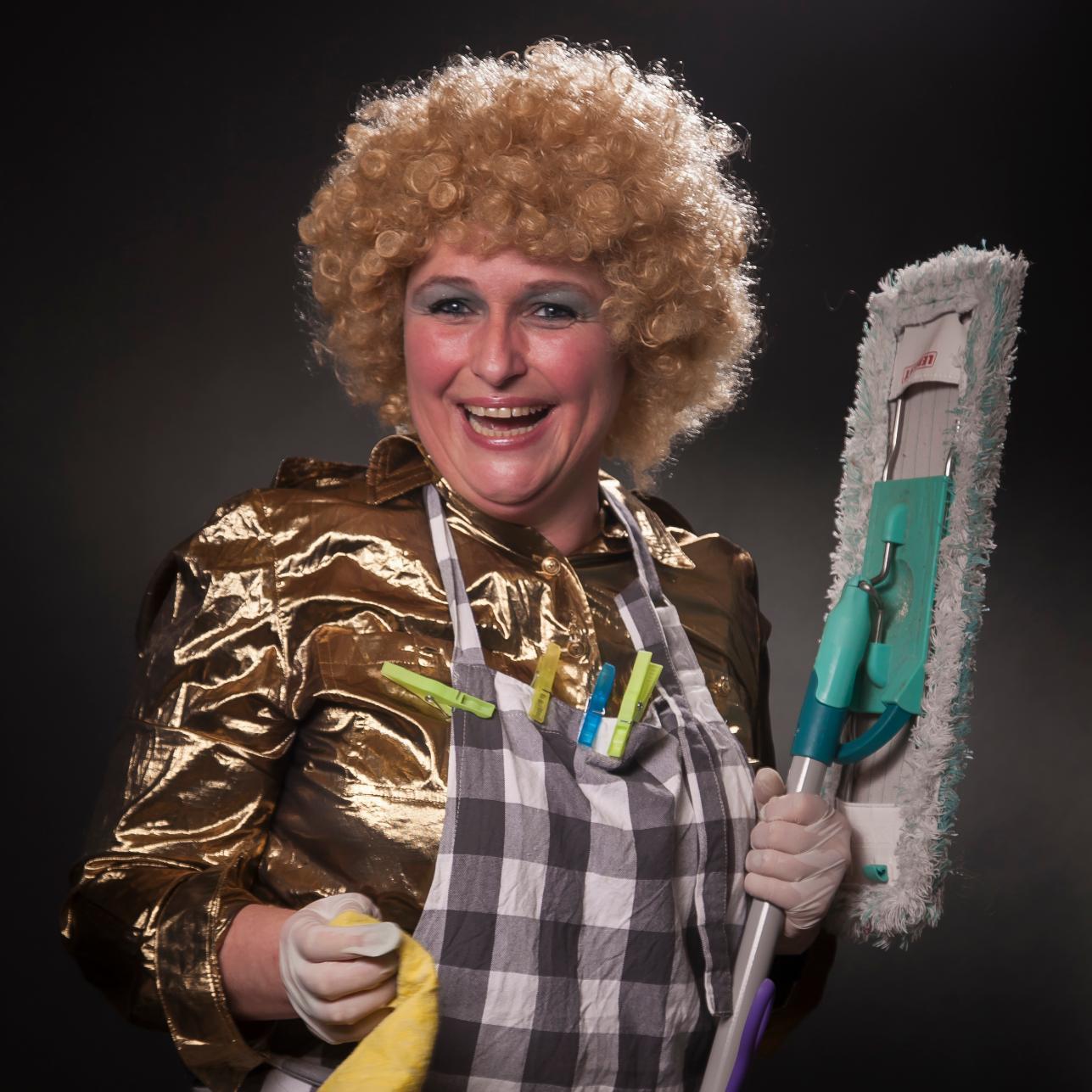 een tiepies tiepje die wel weet hoe ze een feestje moet maken.