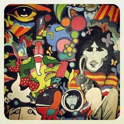 Im 32 years old artist from cheshire , i paint abstract pop art of all kinds and other high profile paintings. i love everthing apart from smelly paint water.