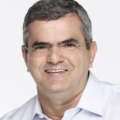 Professor. Filósofo. Ex-Prefeito de Maringá-PR