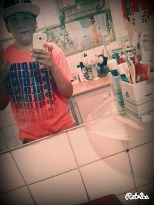 Hoolaa
bueno sigueme y te sigo^^
Amo el futbool 
tambien tennis
eso pos