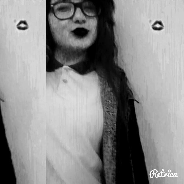 T/RAP/CEM ADRİAN/YALNIZ BİR YENGEÇ