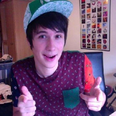 hi this is a free follow but it would be nice If you could follow @killjoysphan in return thanks :)