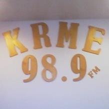 Dios les bendiga a cada uno de ustedes. Les mandamos un gran abrazo aqui en cabina. Radio KRME98.9FM es una estacion que edifique tu vida y te llena de gozo.