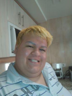 soy amble cariñoso amoroso apasionado bella persona muy extrovertido alegre tengo 26 años y quiero hacer nuevas amistades vivo en Zaragoza españa