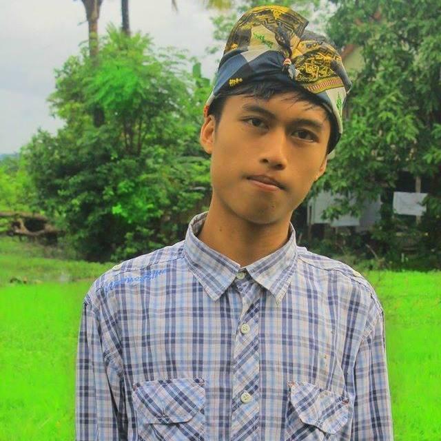 'BTR'Rock's & Rasta's Boy KEEP SMILE AND BE BETTER ! :) Allah selalu di sisi kita.. yoow maaann :) - I Love My Mom | My Family | My Friends | Mine -RASTAFARA |