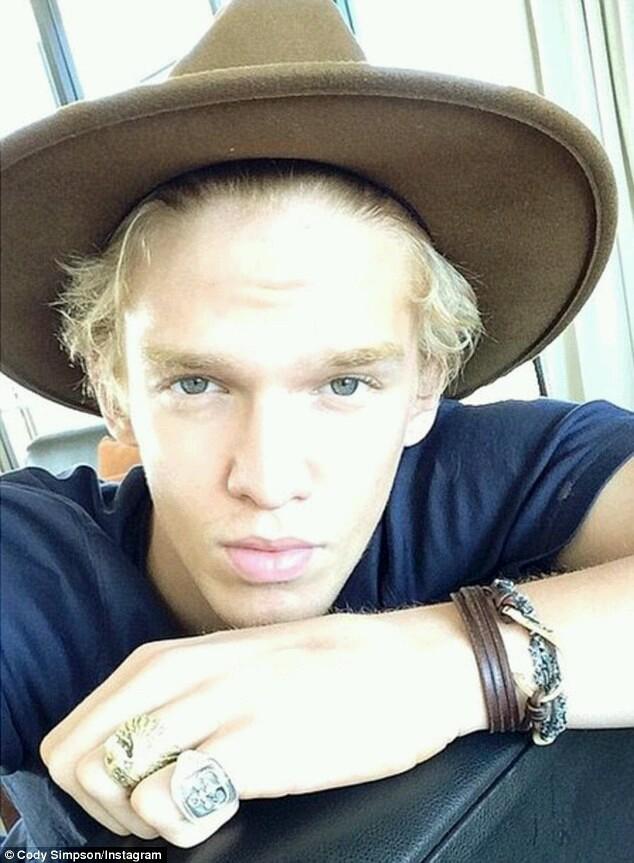 Cody Simpson Fans! Learn first Cody Simpson's updates! I want to meet Cody! You're #Simpsonizer then follow me! ~Cody and Alli are following me~8 july 2014~