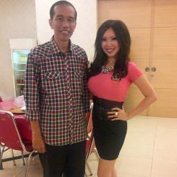 WE ARE #LittleChefs ♥Love MOTHER CHEF @VindyLee Mother of Sexy Food♥ Sblm ♔Chef Vindy Lee♔, tdk ada tren chef cantik di Indonesia.