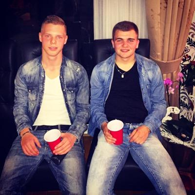 WIJ ZIJN AJAX WIJ ZIJN DE BESTE. Seizoenskaarthouder & Uitkaarthouder NL