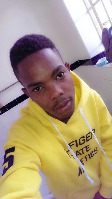 An inspiring Hip Hop Artist whose optimistic and hard-working. A Genius.
https://t.co/fimEx86VGq my latest single