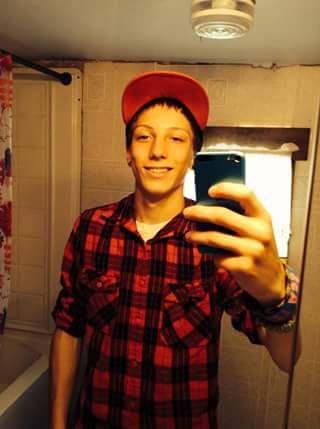 16! Single! Junior!  Love BMX and wrestling! Snapchat: Dylan_cade69 Instagram: dylan_cade69
Follow me on IG!