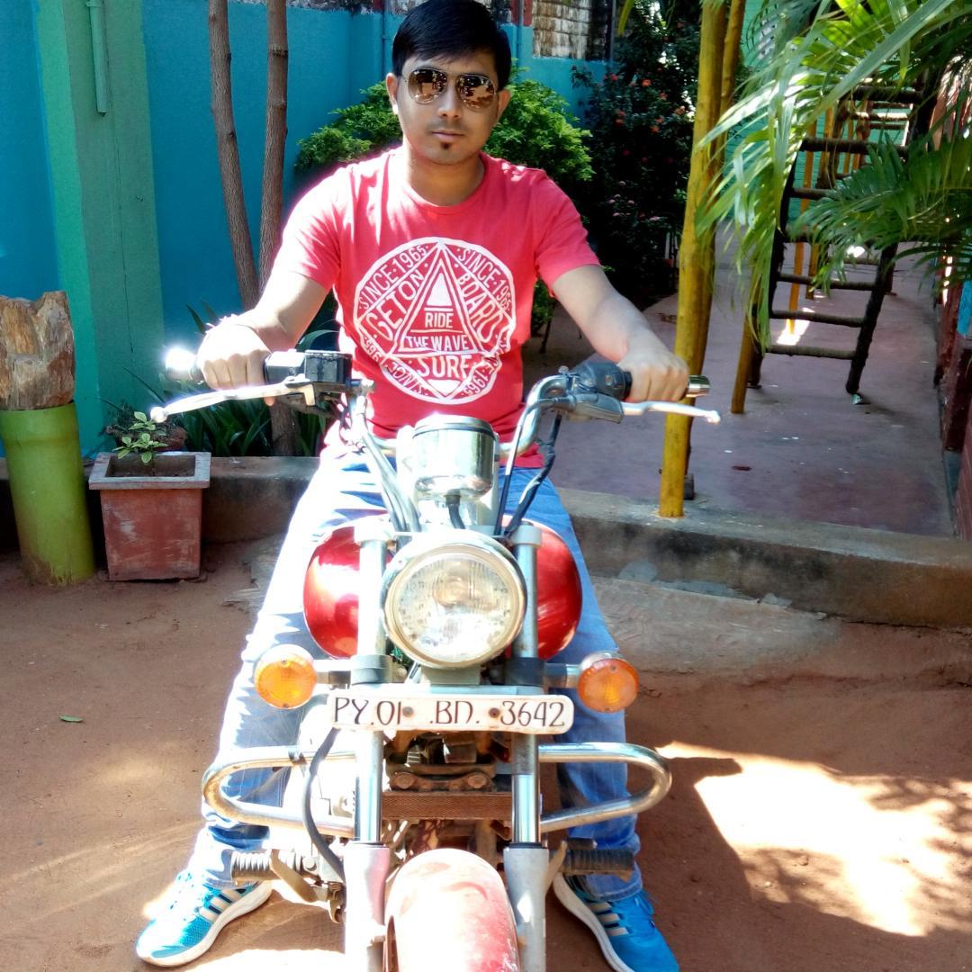 ukdavh's profile picture. 