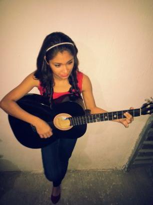 JennCasillas7's profile picture. Me gusta cantar, tener muchos amigos y estar con mi familia! :3