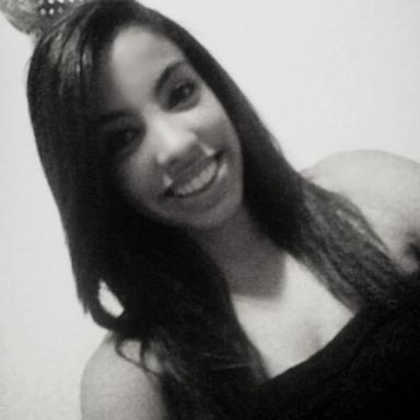 ツ✌  . . . Sou o tipo de garota que ao mesmo tempo que te confundi é aquela que só queria que fosse compreendida por você . . .  ❤
