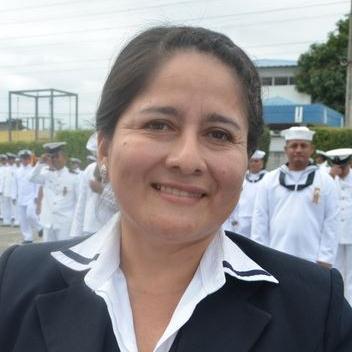 Lo mejor en mi vida: mi Dios, mi hija y mis padres mis familiares y amigos.