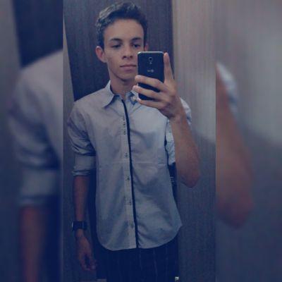 ser feliz até onde der.Até onde puder.

Sem adiar ,ser feliz o tanto que durar.✌